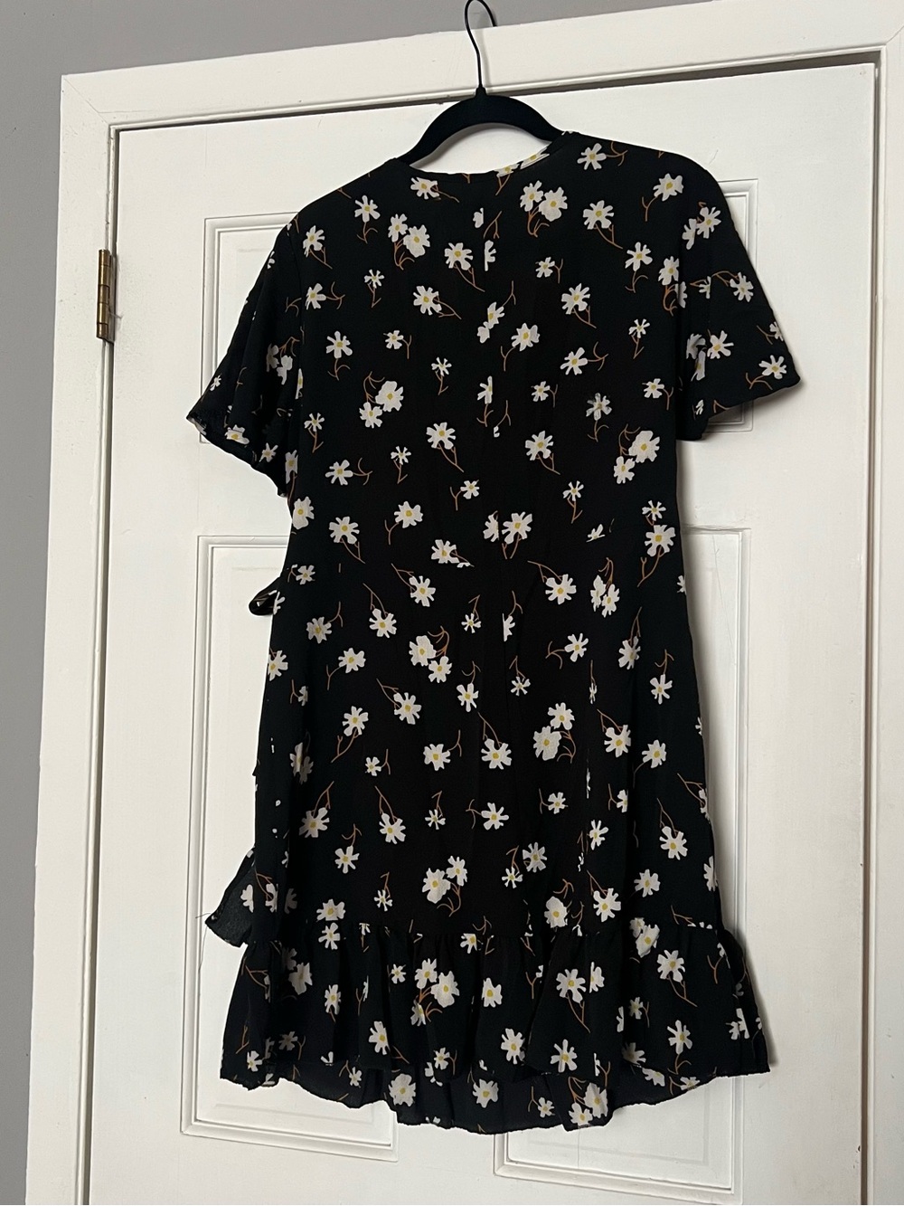 Black Floral Wrap Dress with White Daisy Print - Picture 2 of 2